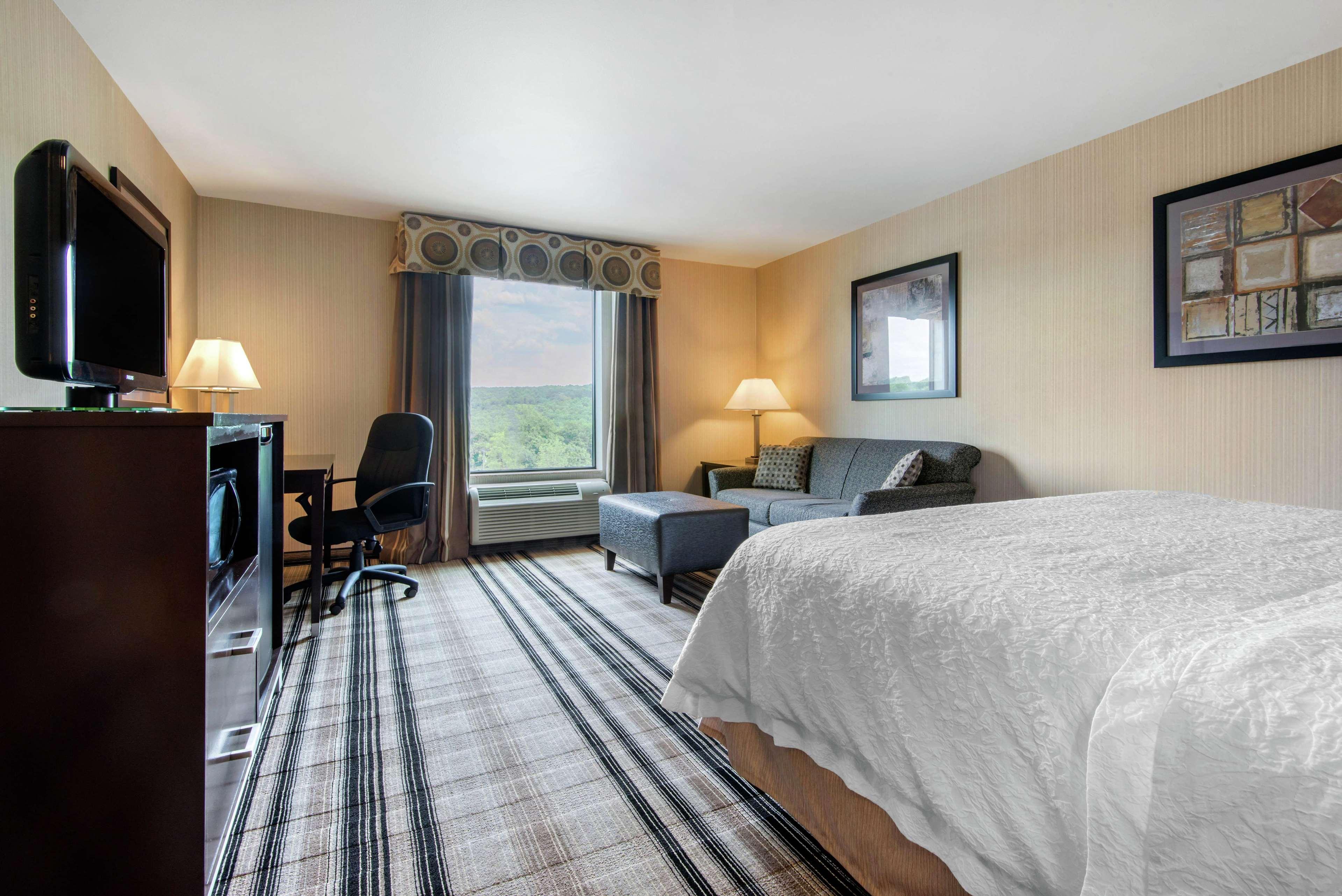 Hampton Inn Meadville Exterior photo