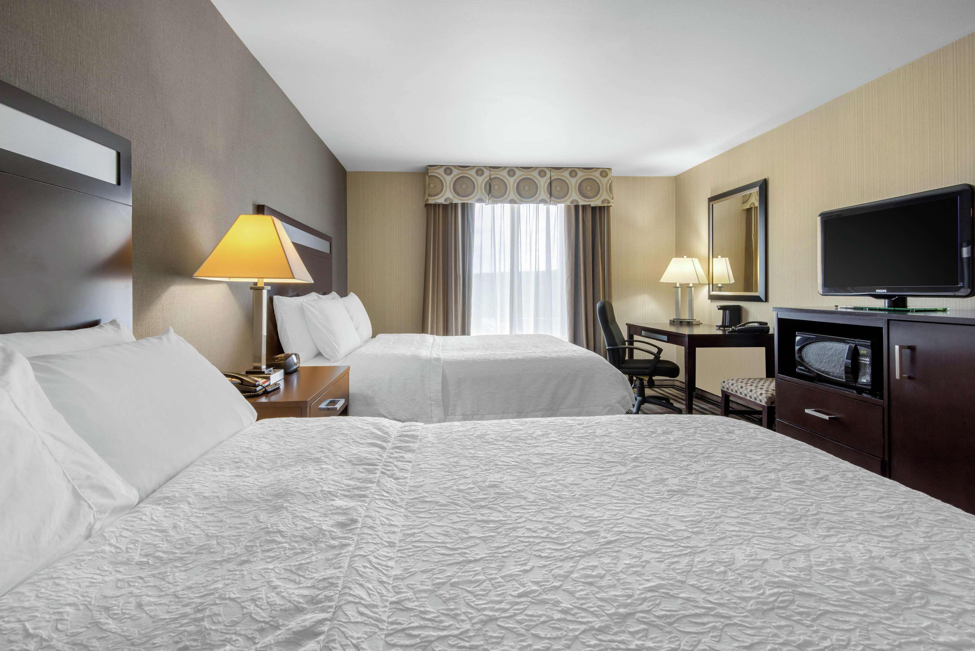 Hampton Inn Meadville Exterior photo