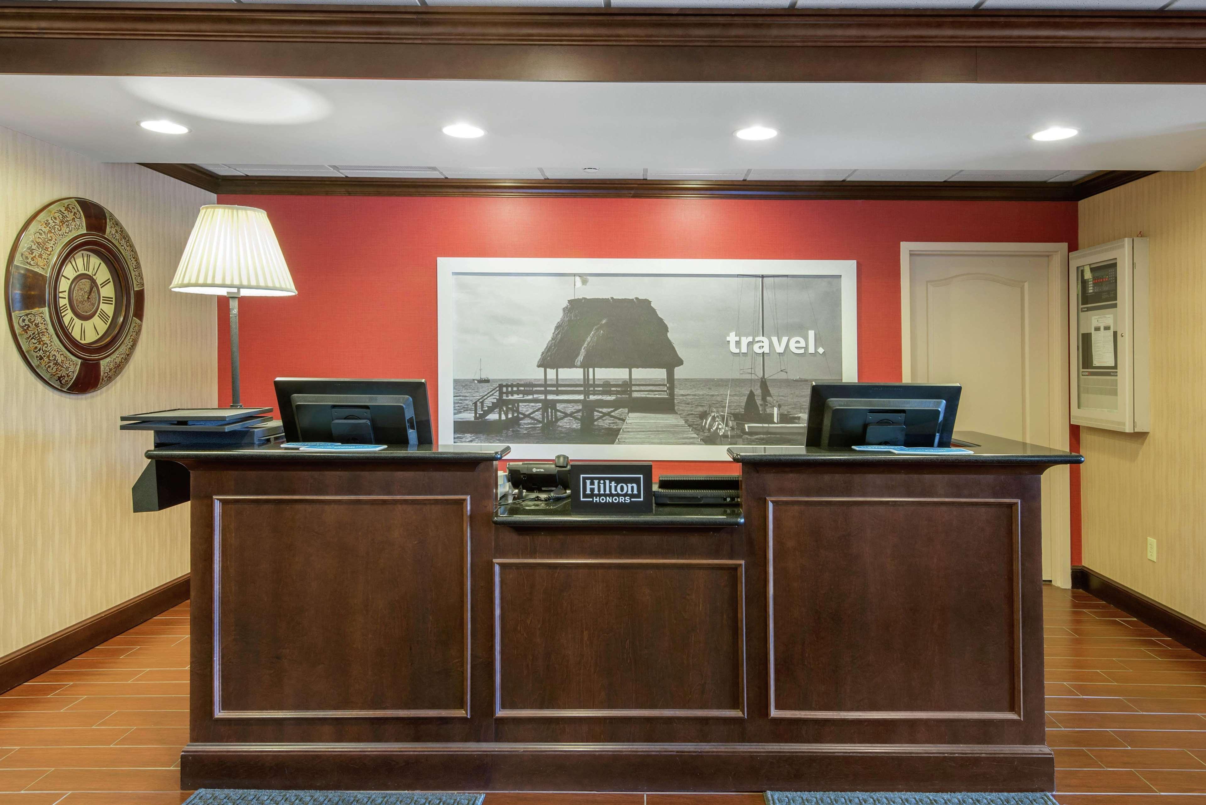 Hampton Inn Meadville Exterior photo