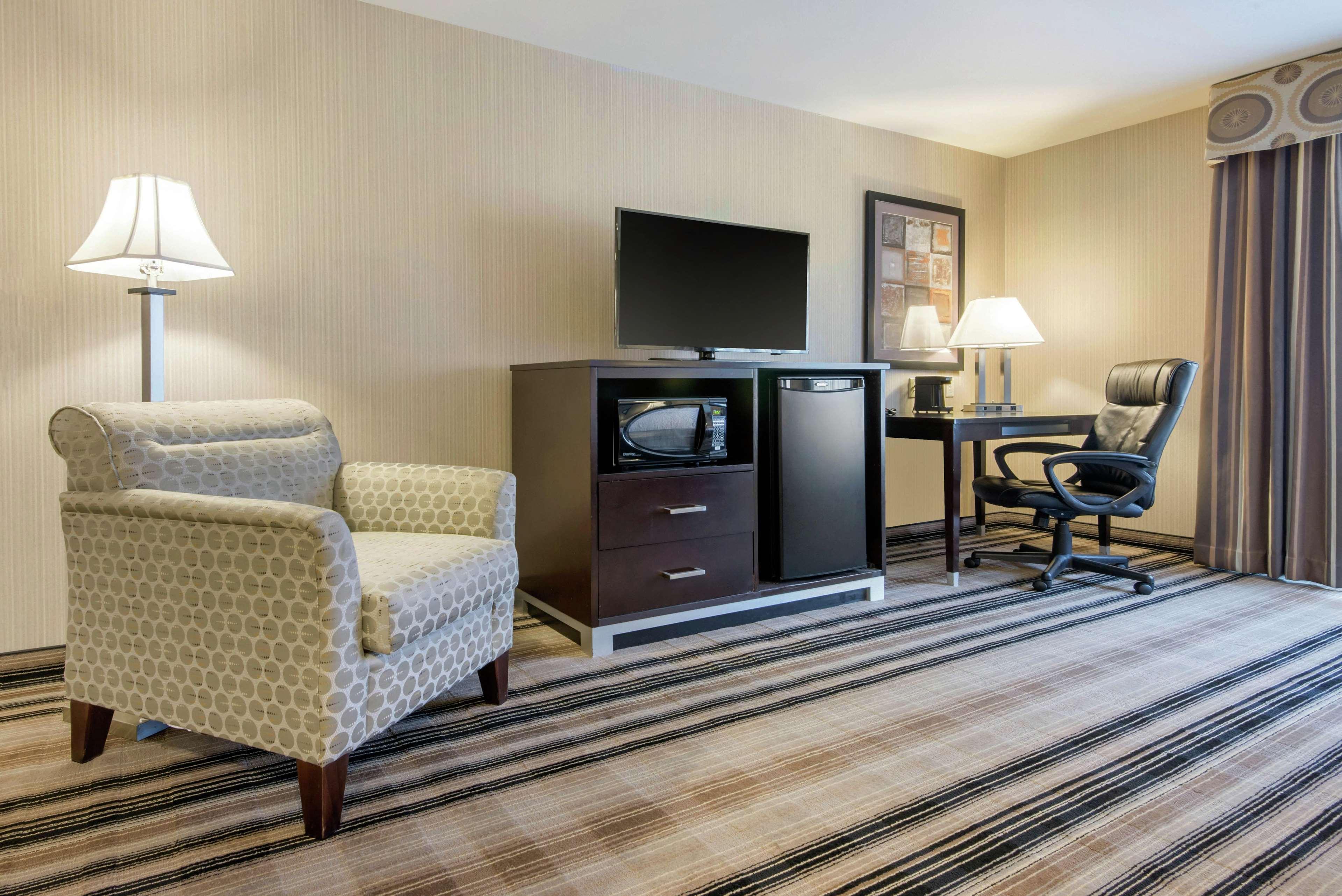 Hampton Inn Meadville Exterior photo