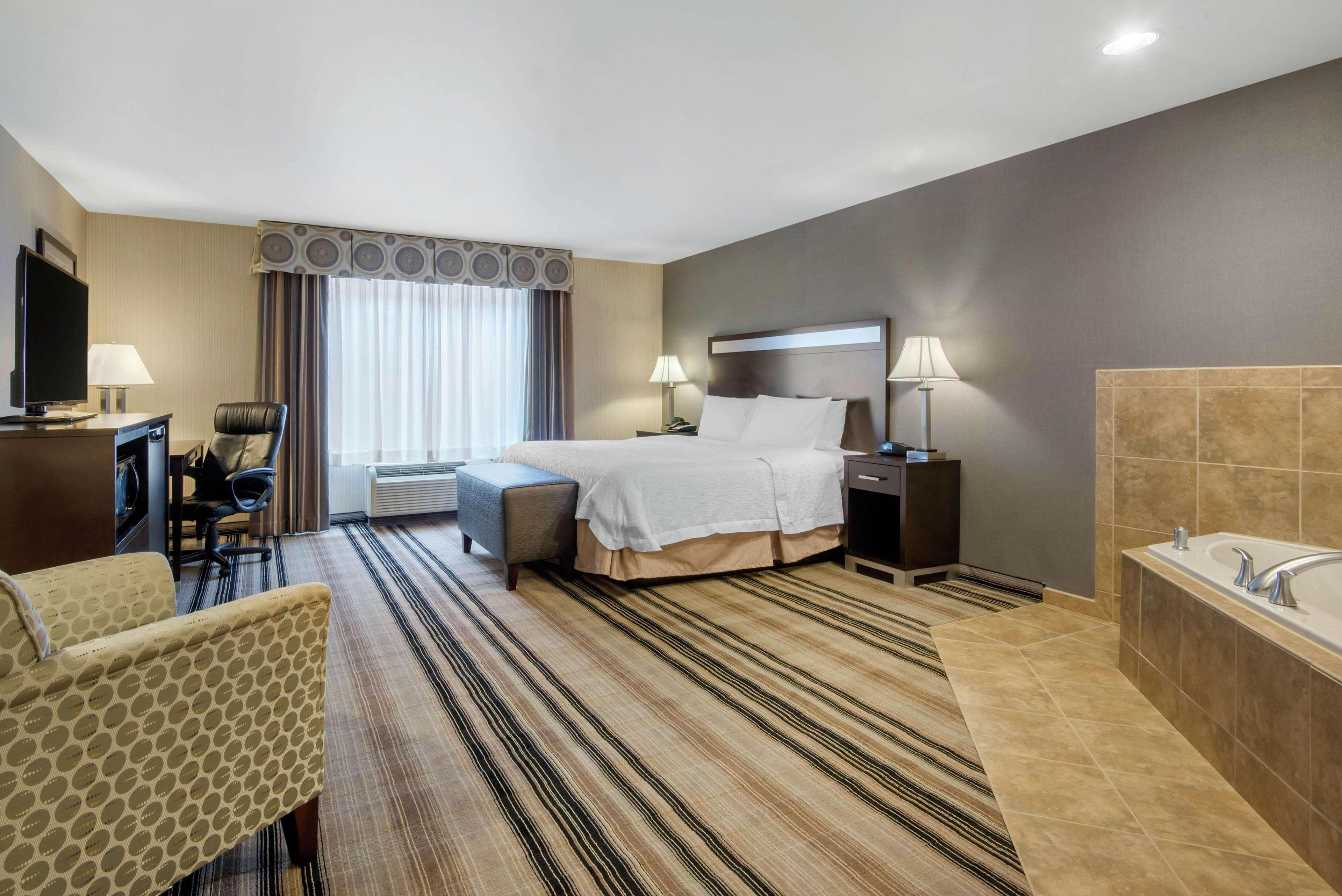 Hampton Inn Meadville Exterior photo