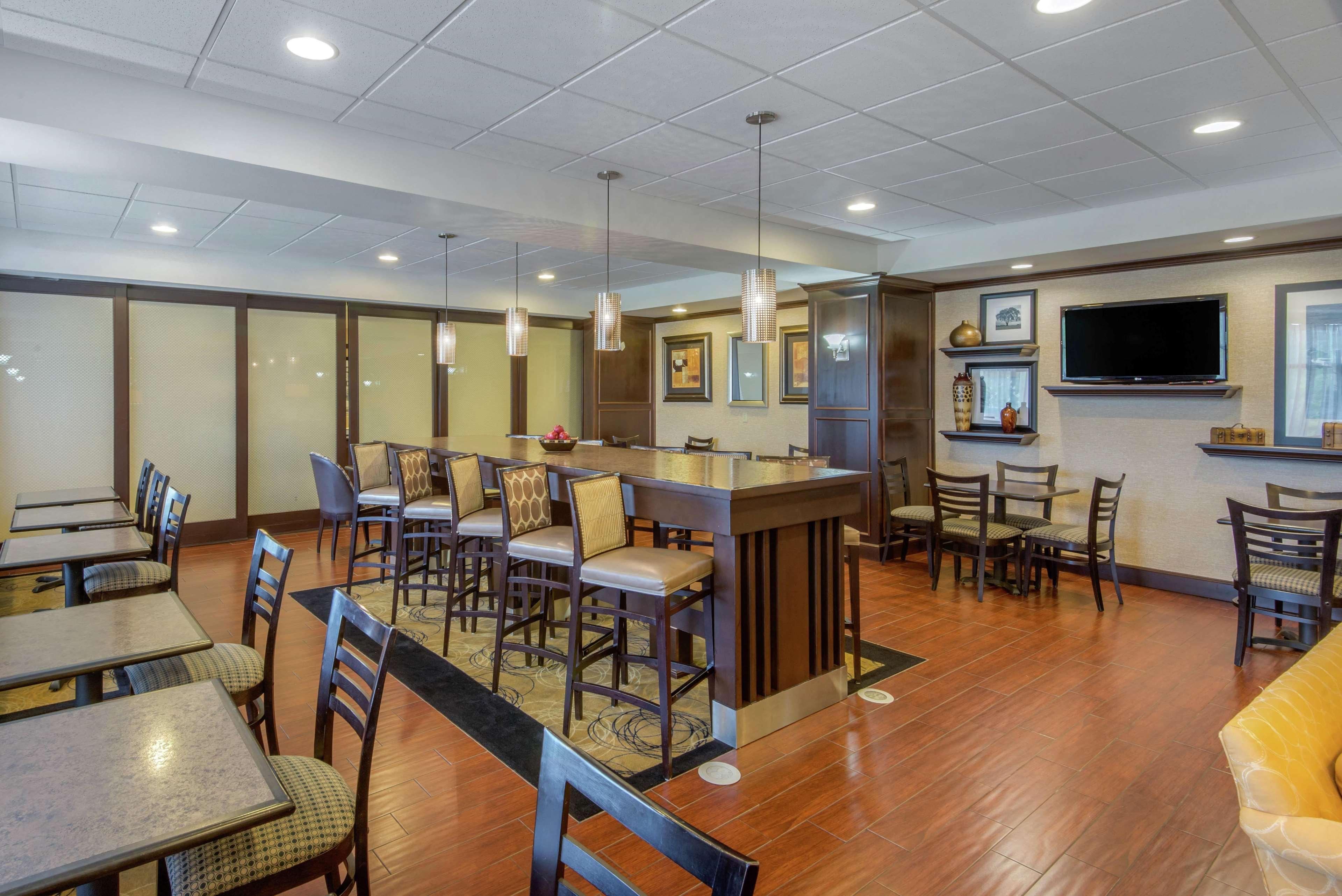 Hampton Inn Meadville Exterior photo