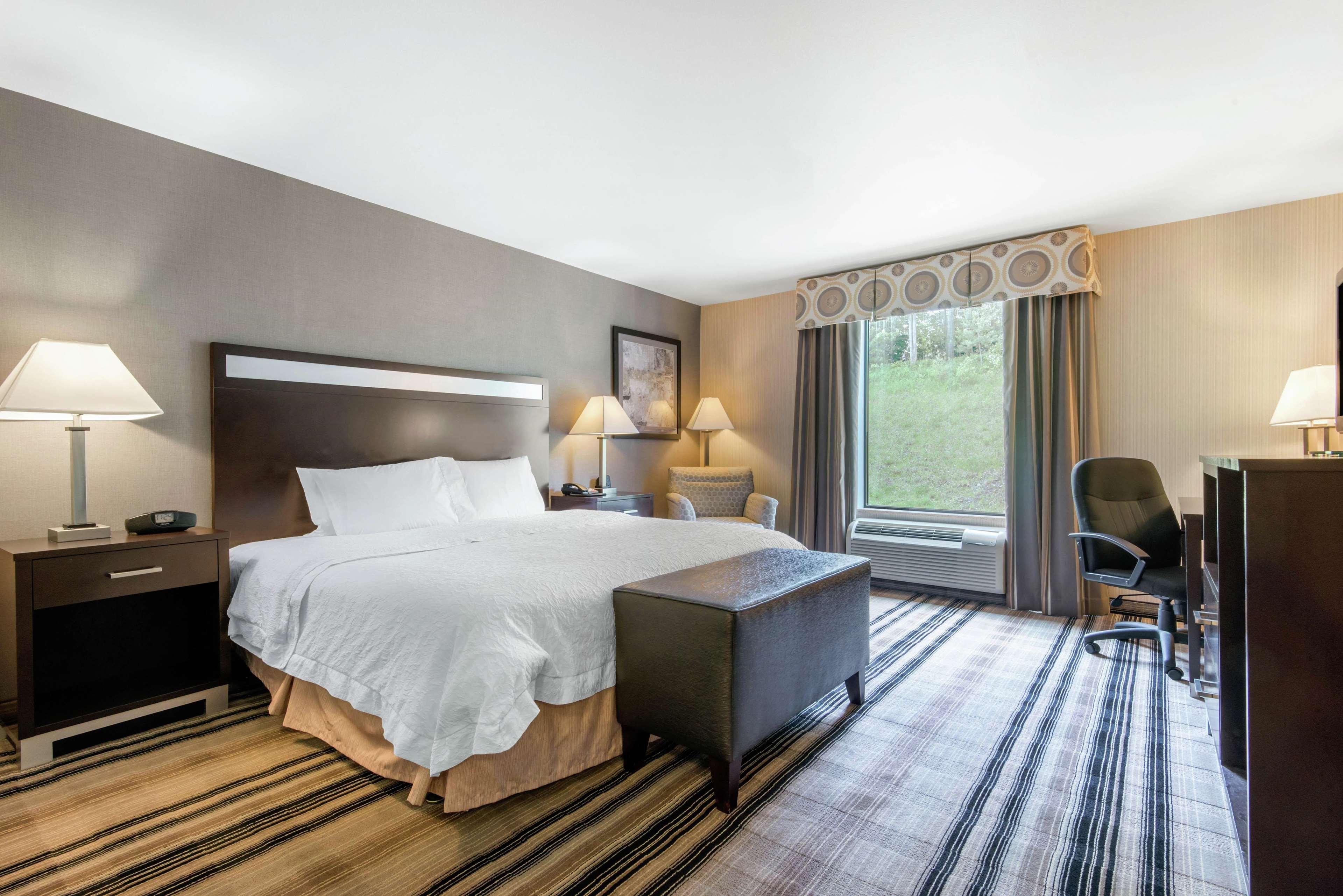 Hampton Inn Meadville Exterior photo
