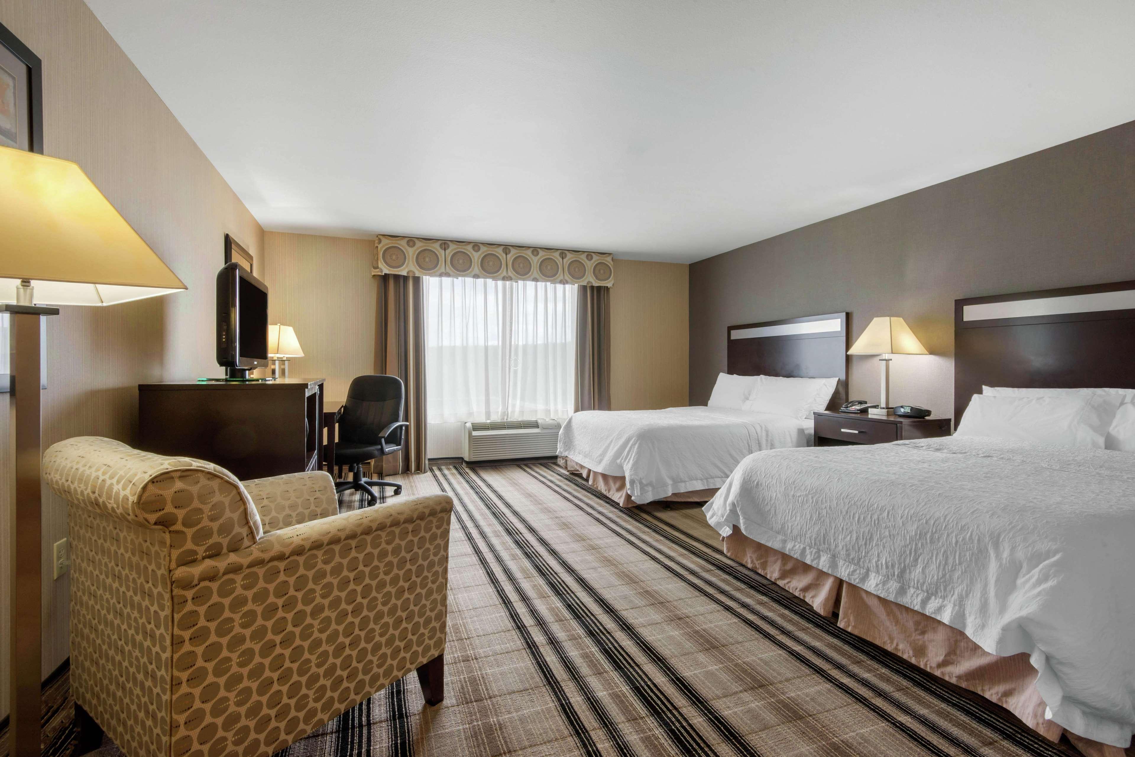 Hampton Inn Meadville Exterior photo