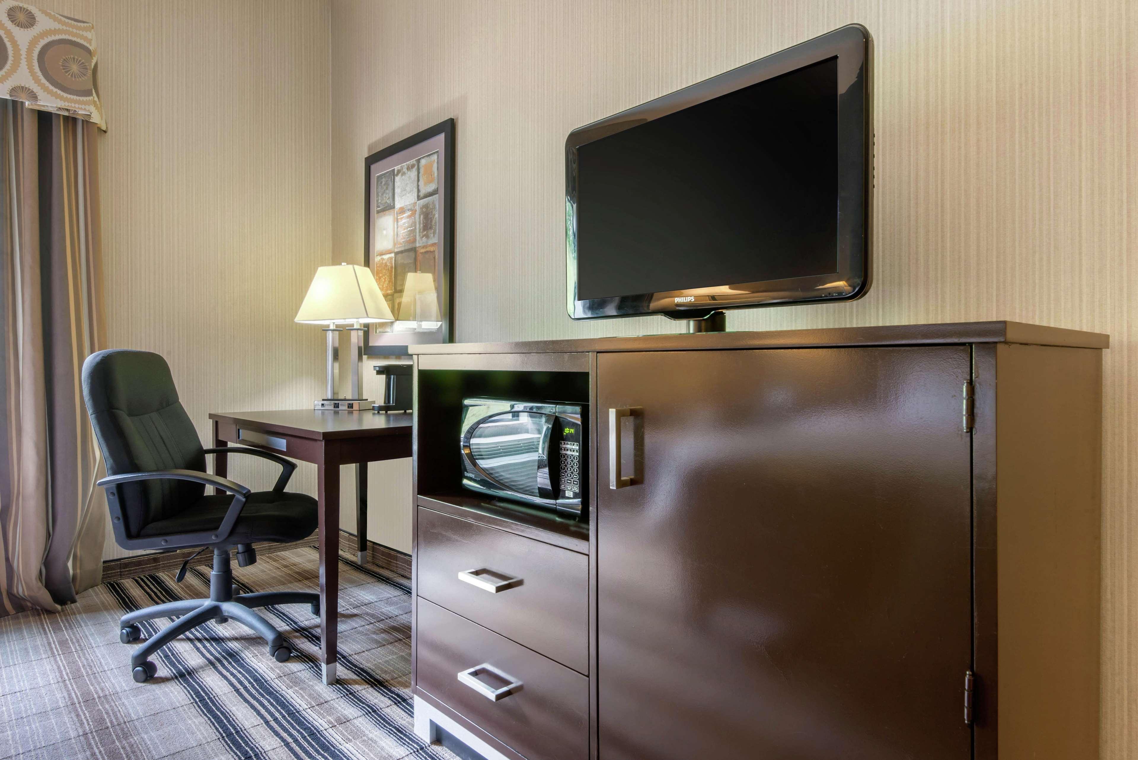 Hampton Inn Meadville Exterior photo
