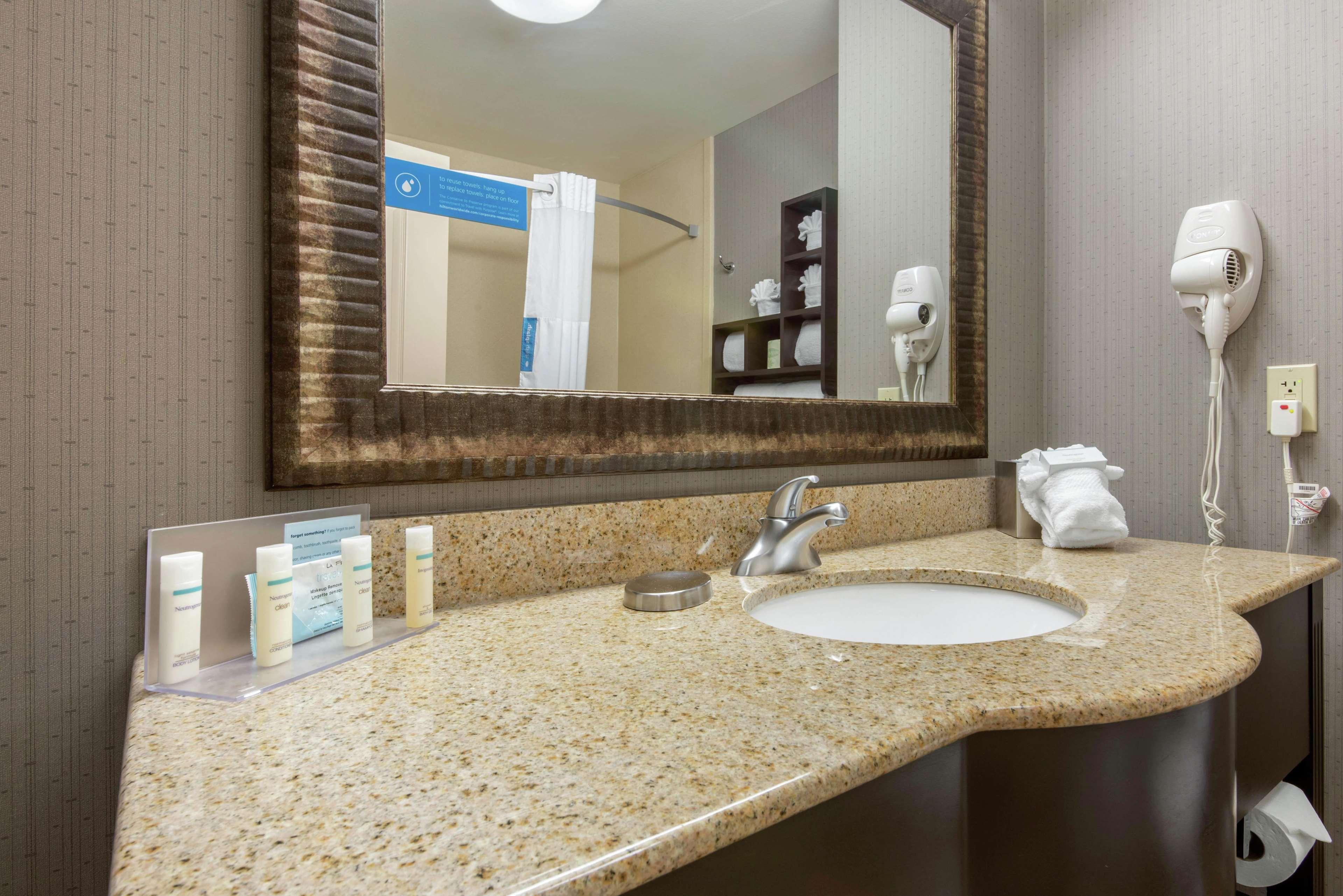 Hampton Inn Meadville Exterior photo