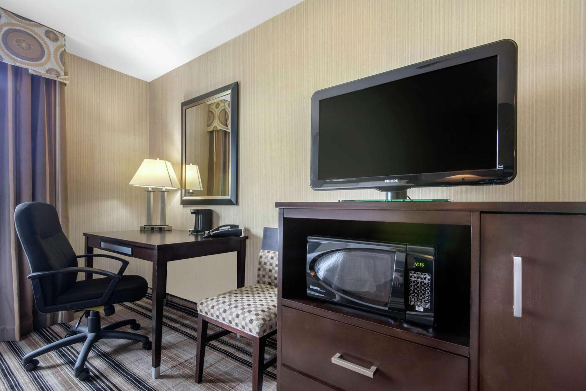 Hampton Inn Meadville Exterior photo