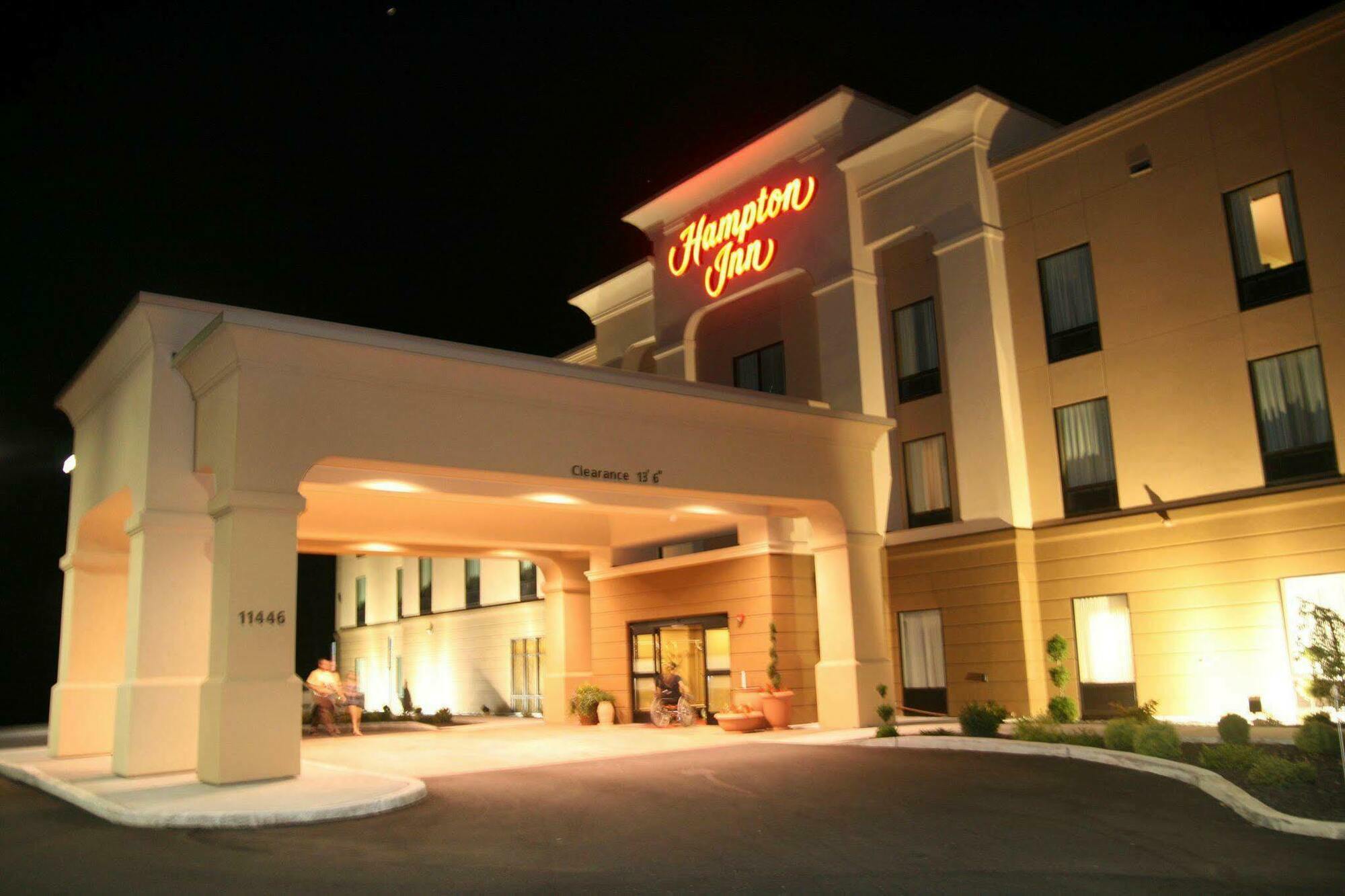 Hampton Inn Meadville Exterior photo